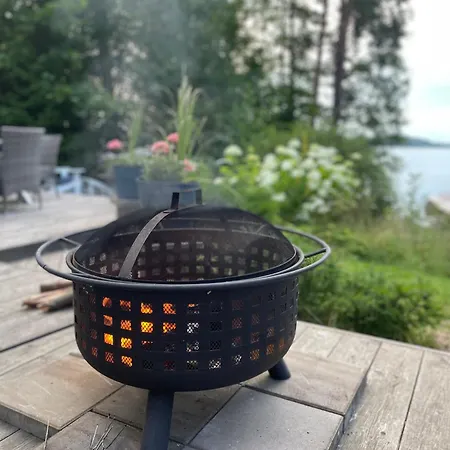 Cozy And Spacious By The Sea Вилла Кимиёнсаари