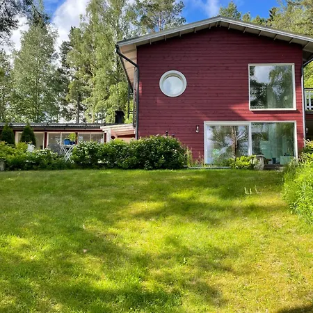 Cozy And Spacious By The Sea Вилла Кимиёнсаари