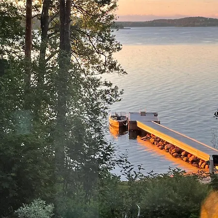 Cozy And Spacious By The Sea Вилла